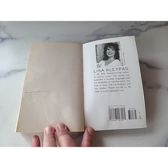 The Travis Family Ser.: Blue-Eyed Devil by Lisa Kleypas (2009, Mass Market) - Picture 8 of 10